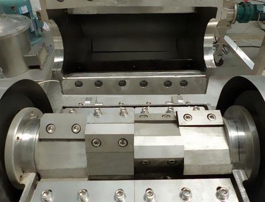 Kapasitas 50-1000kg / H Mesin Penggiling Kunyit Ukuran Output 0,5-20mm