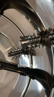 15 KW Horizontal Cylinder Granulator Pencampur Kecepatan Tinggi Standar GMP